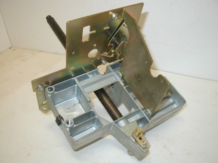 Rowe R-85 Jukebox (Mechanism #6-08700-01) Mechanism Main Castin / Plates And Shaft (Item #174) (Image 2)